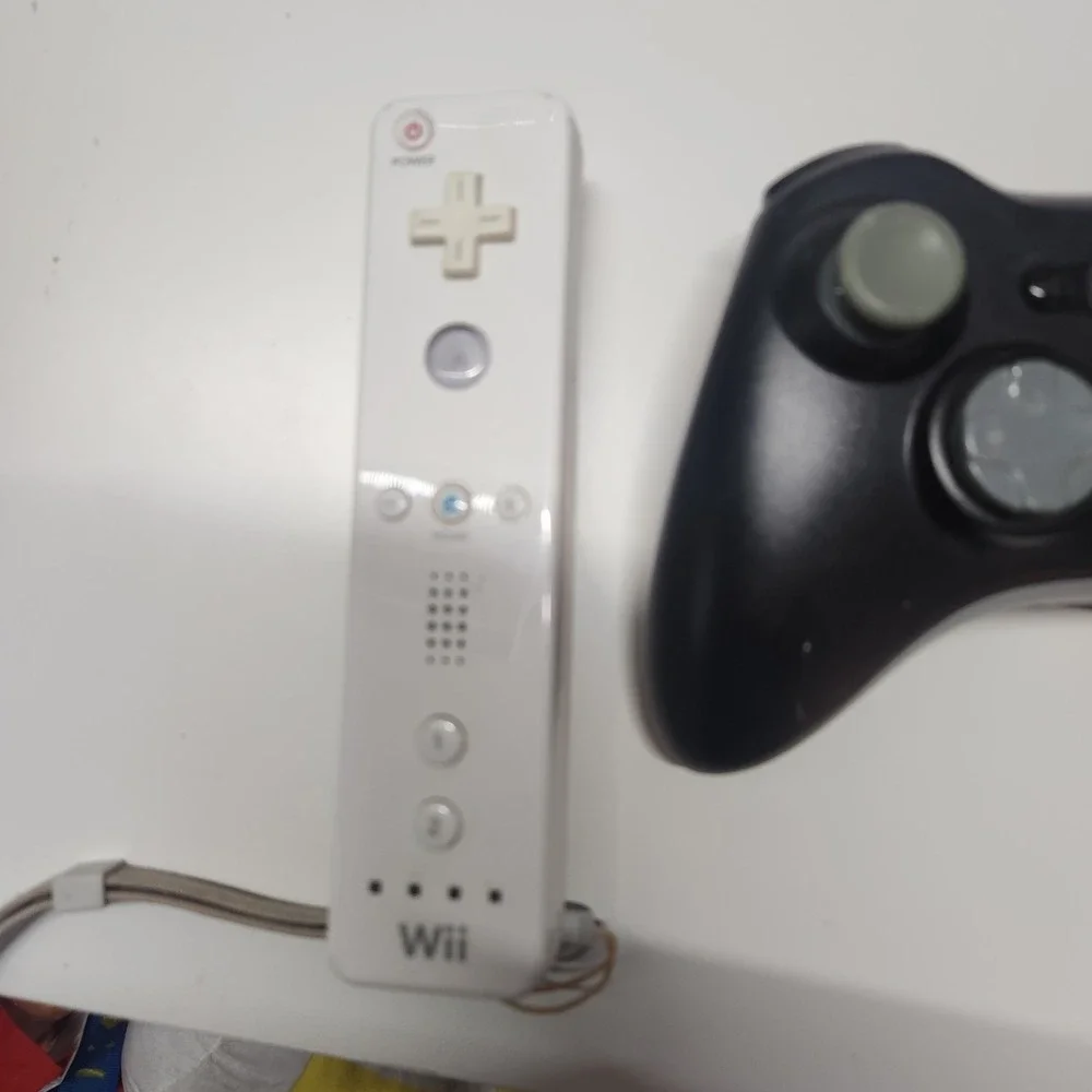 Xbox 360 Wireless Controller OEM  Wii Controller *PARTS ONLY*